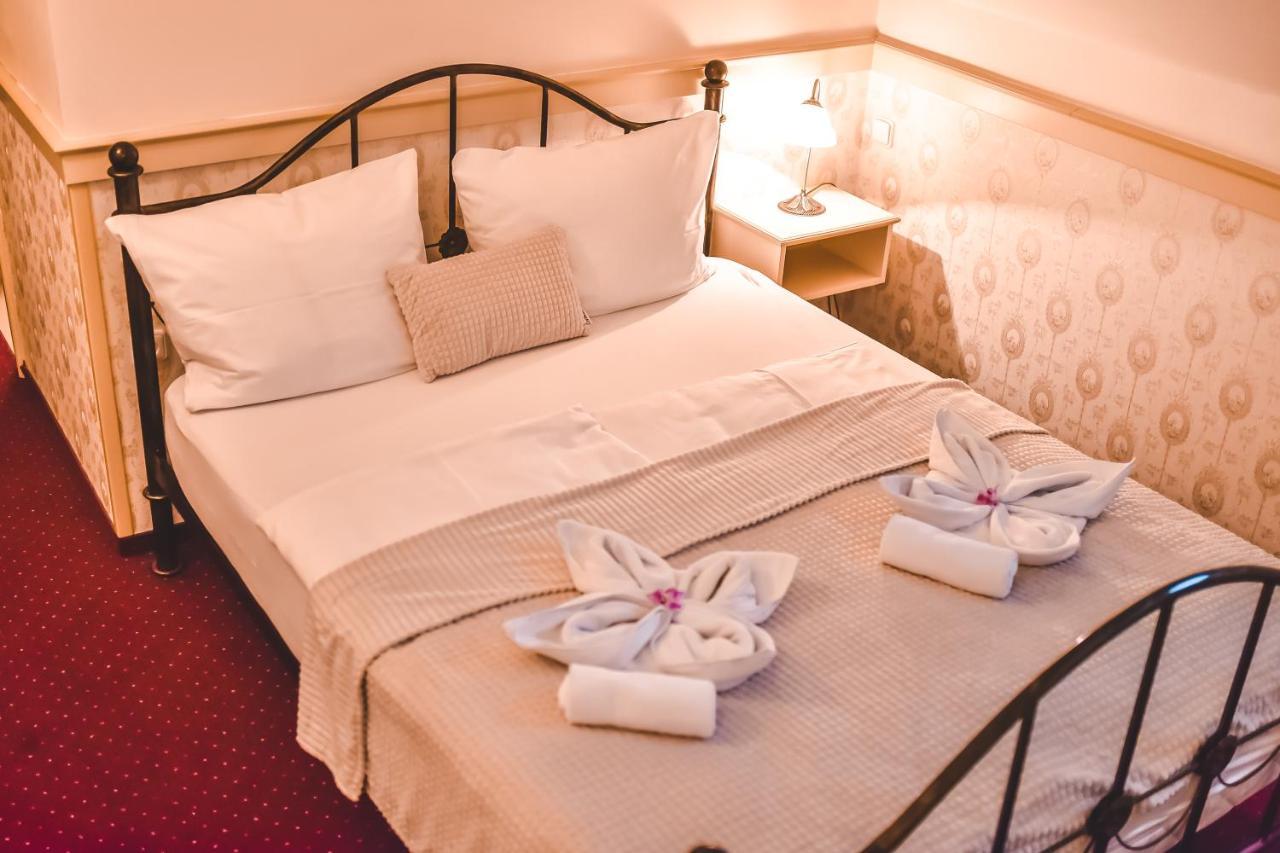 Zamek Kamenny Dvur Hotel Kynsperk nad Ohri Eksteriør billede
