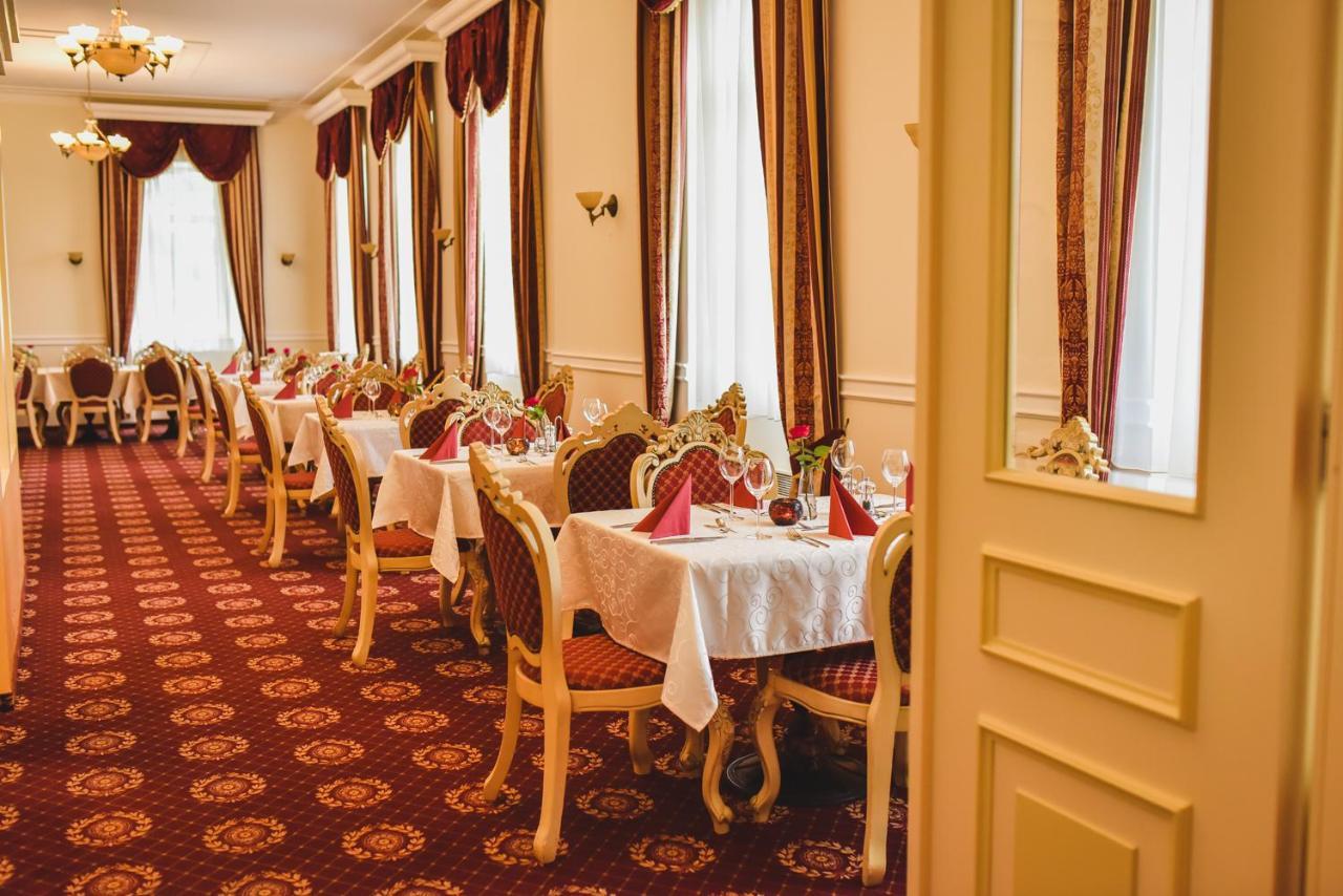 Zamek Kamenny Dvur Hotel Kynsperk nad Ohri Eksteriør billede