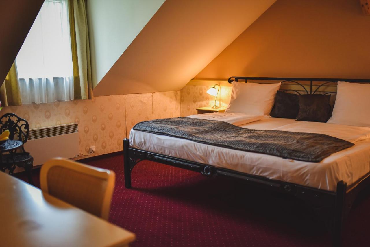 Zamek Kamenny Dvur Hotel Kynsperk nad Ohri Eksteriør billede